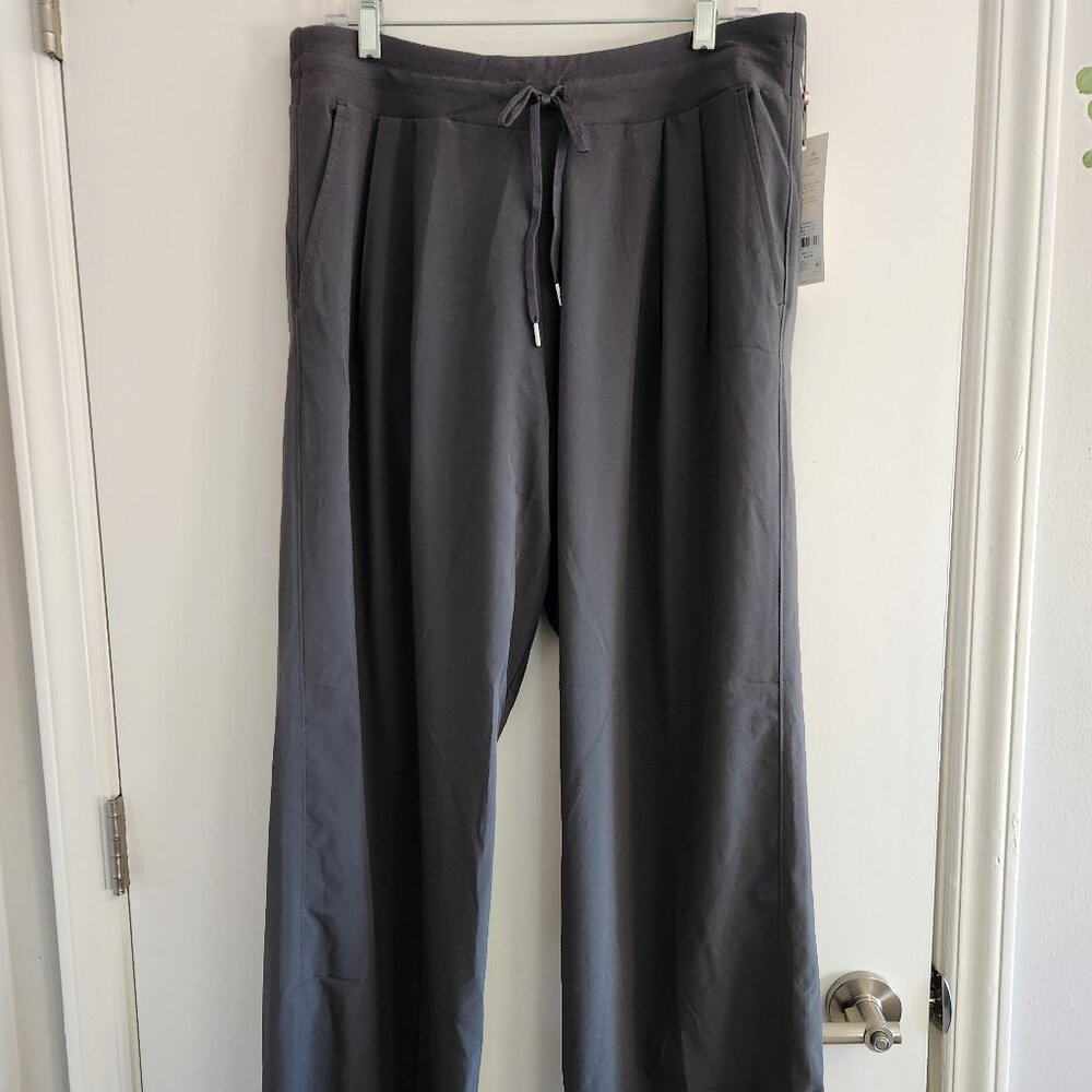 Soft black pleated wide leg travel pants